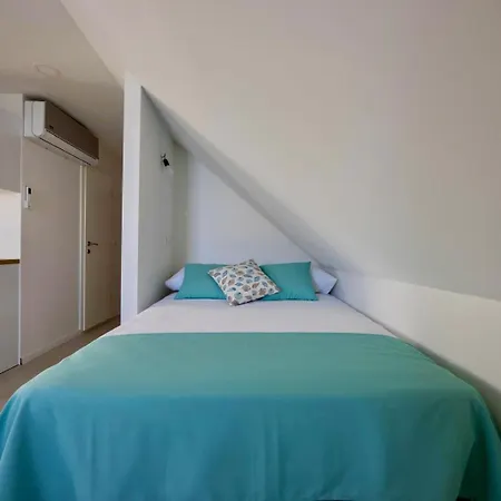 Newly And Modernly Renovated-studio Gilda-breathtaking Waterfront With Yacht Views Lejlighed